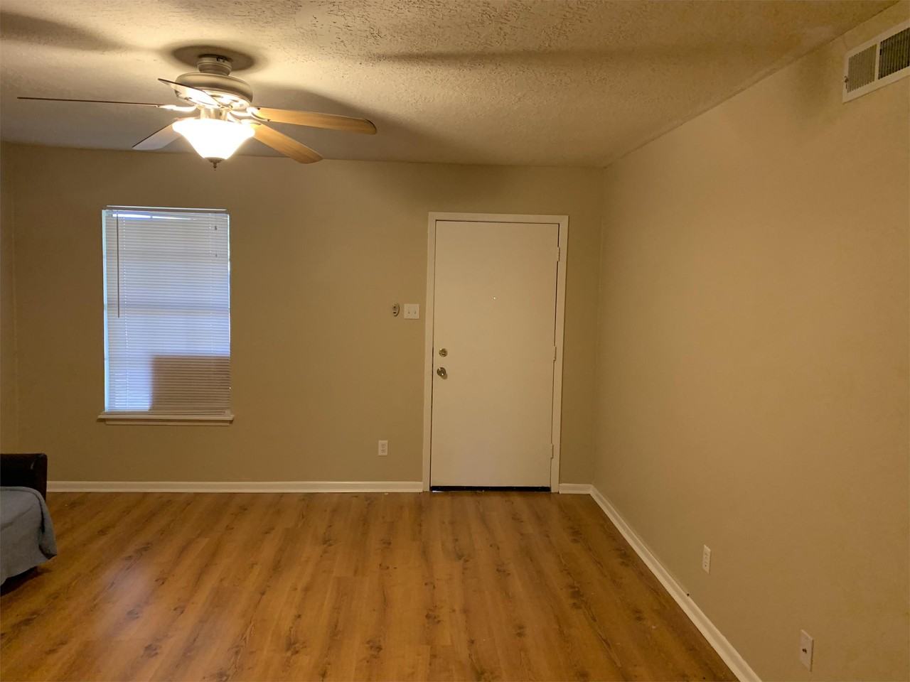 208 Yale Cir #210 - Photo 6 of 12