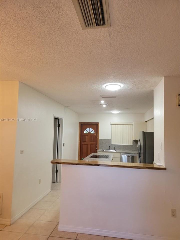 6510 Sw 20th St #0 - Photo 2 of 12