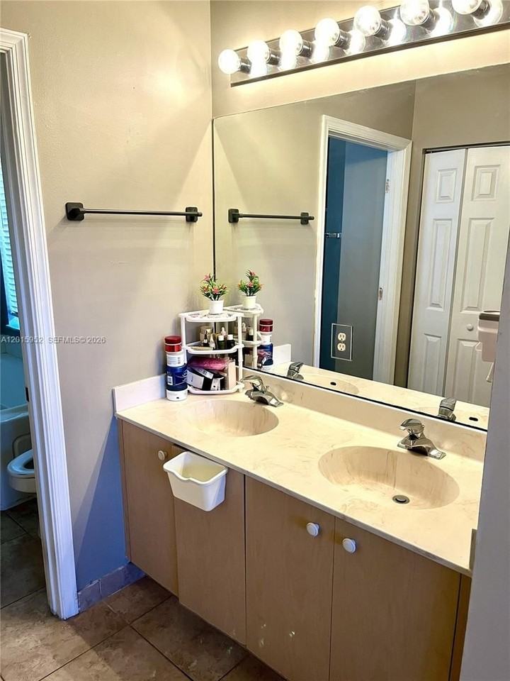 2450 S Coral Trace Cir - Photo 6 of 13