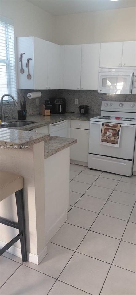 12429 Sw 125th Ter - Photo 5 of 8