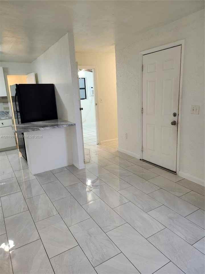 551 Ne 139th St #551 - Photo 3 of 8
