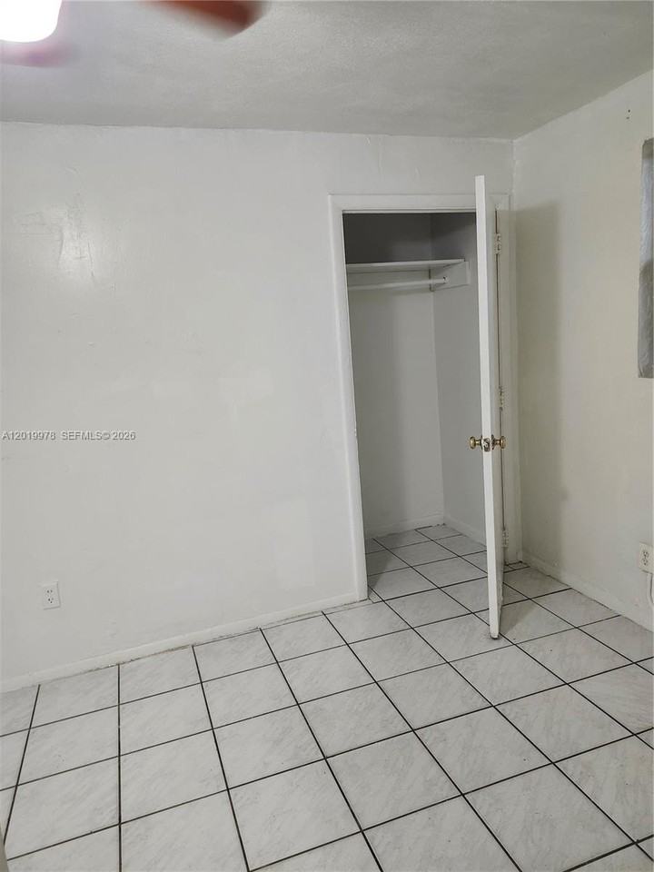 551 Ne 139th St #551 - Photo 4 of 8