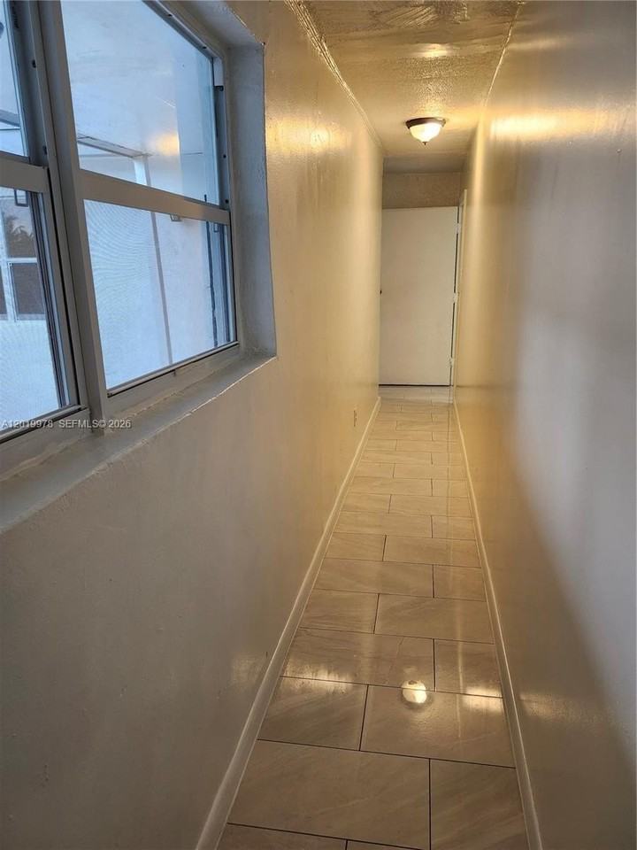 551 Ne 139th St #551 - Photo 5 of 8