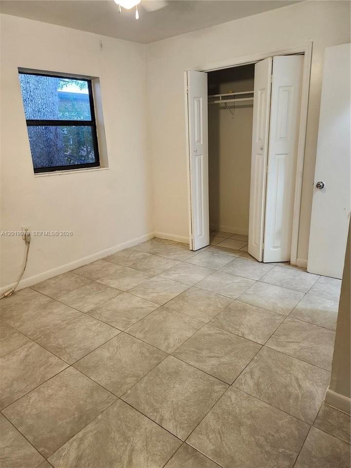 551 Ne 139th St #551 - Photo 6 of 8