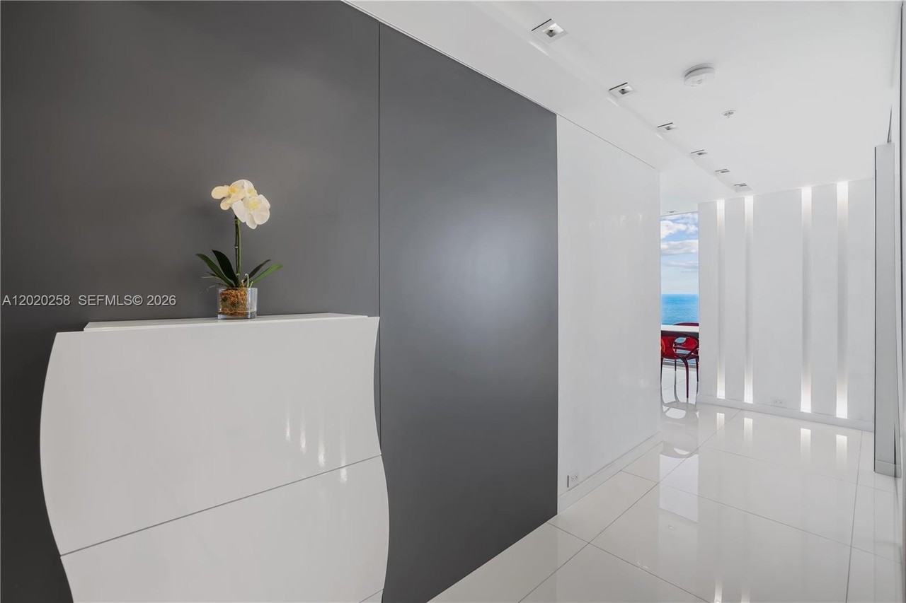 6899 Collins Ave #2208 - Photo 6 of 50