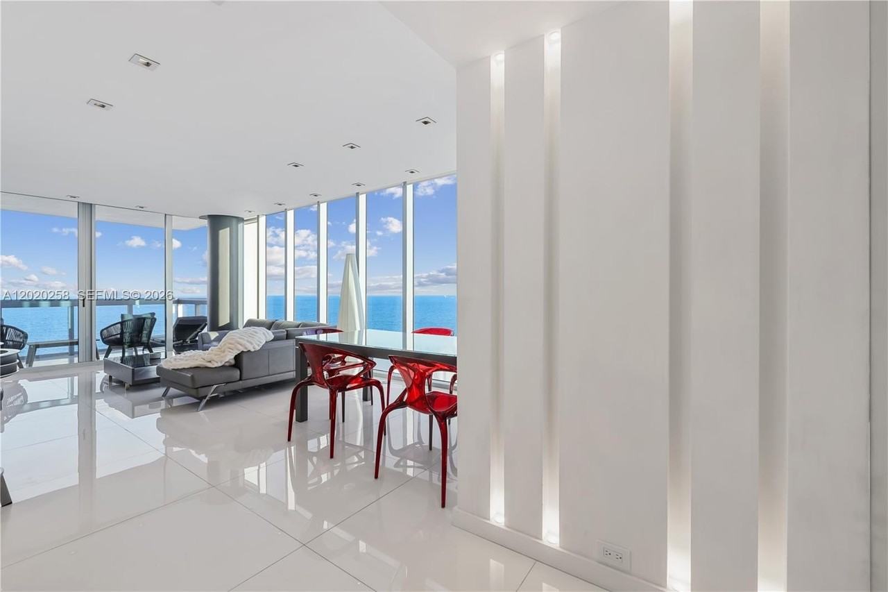 6899 Collins Ave #2208 - Photo 7 of 50