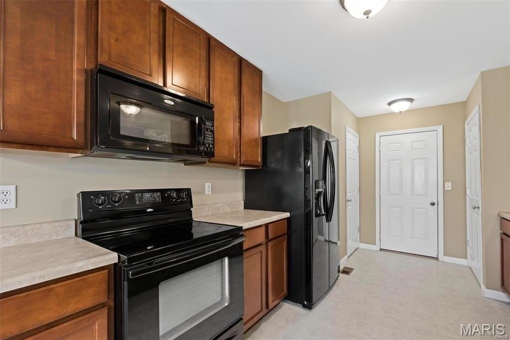 627 Country Heights Dr - Photo 3 of 21
