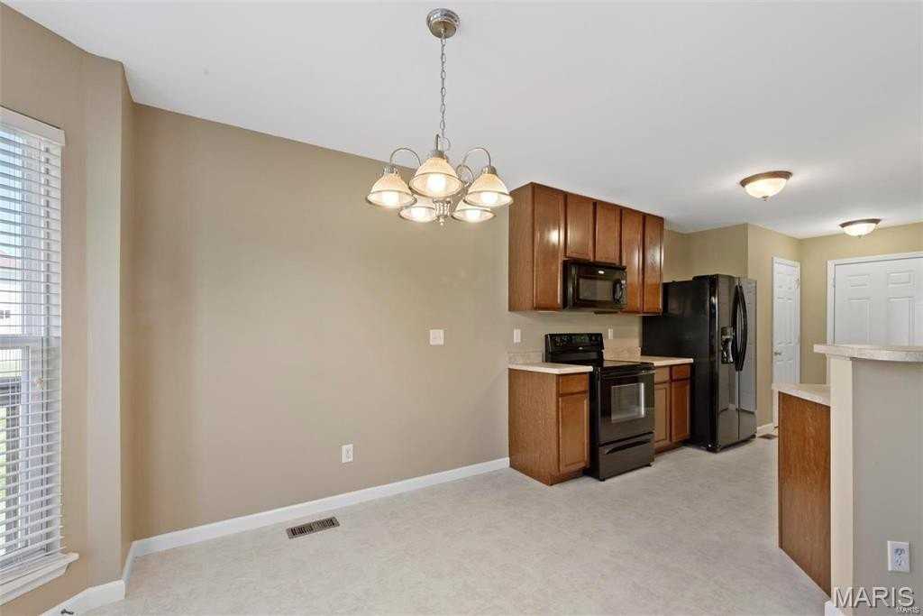 627 Country Heights Dr - Photo 4 of 21