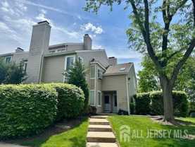 3 Farnham Sq - Photo 1 of 1