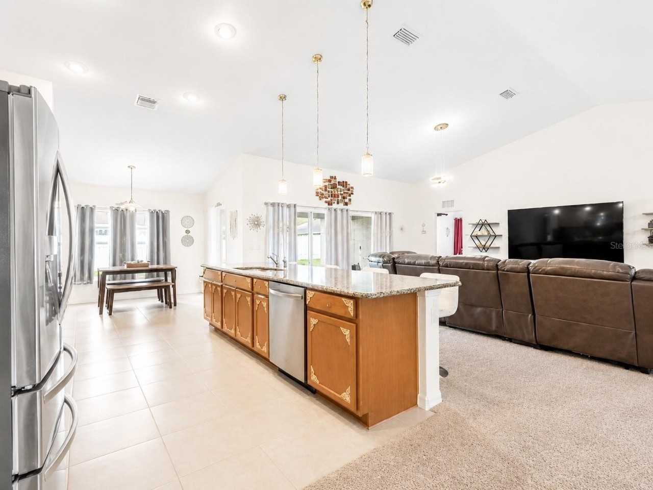 18 Bishop Ln - Photo 6 of 37