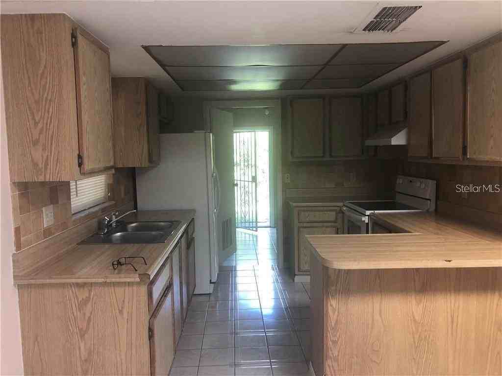 12106 Club Woods Dr - Photo 2 of 7