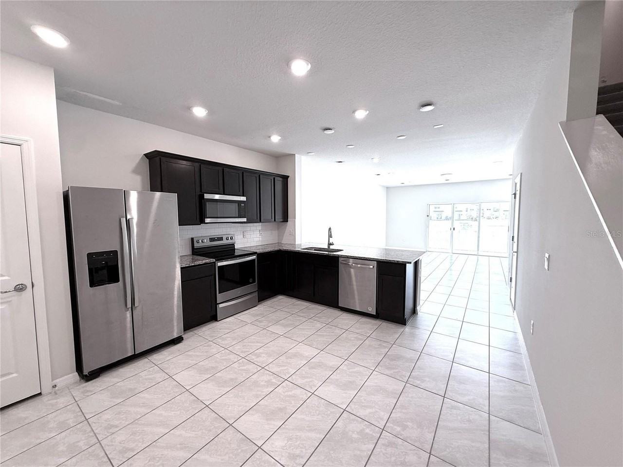 4544 Sparkling Shell Ave - Photo 7 of 22