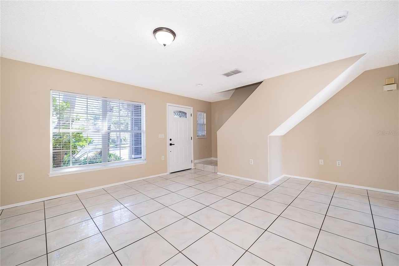 1313 Timberbend Cir - Photo 3 of 33