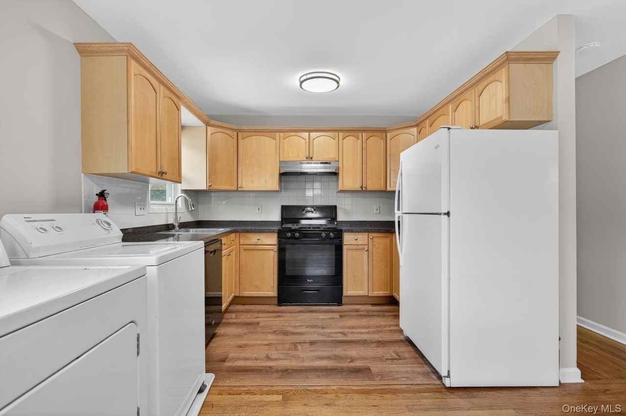 68A Graywood Rd - Photo 4 of 17