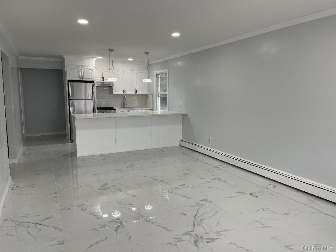 137 Pacific Blvd - Photo 5 of 14