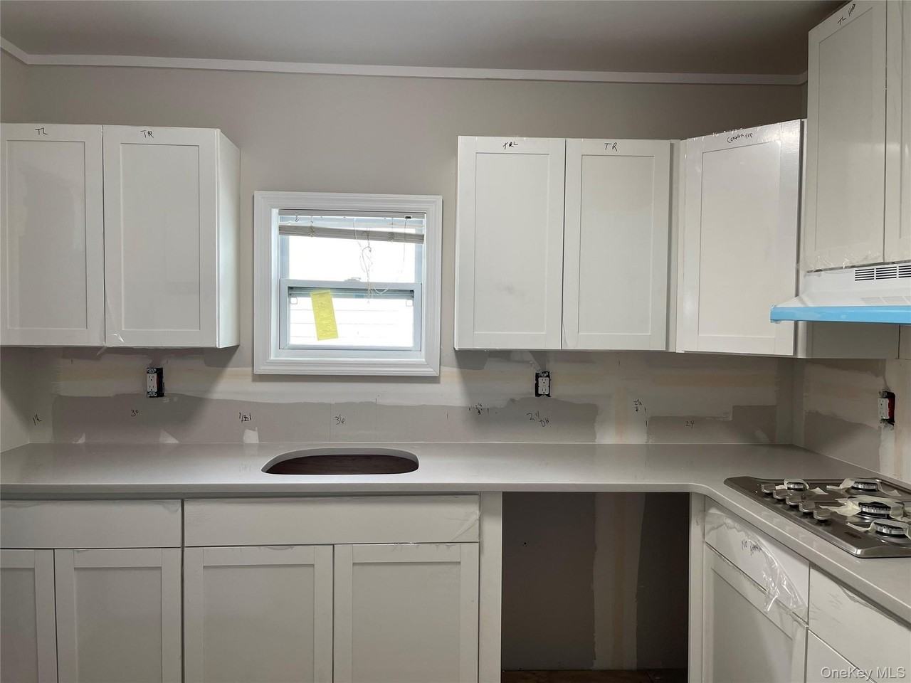 32 Florida St - Photo 3 of 3