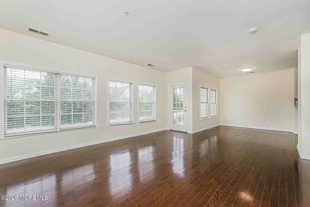 149 Main St #33 - Photo 3 of 26