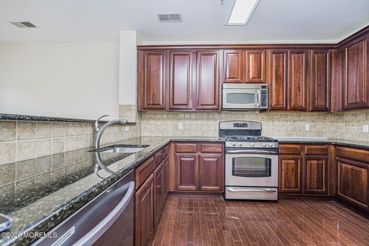 149 Main St #33 - Photo 7 of 26