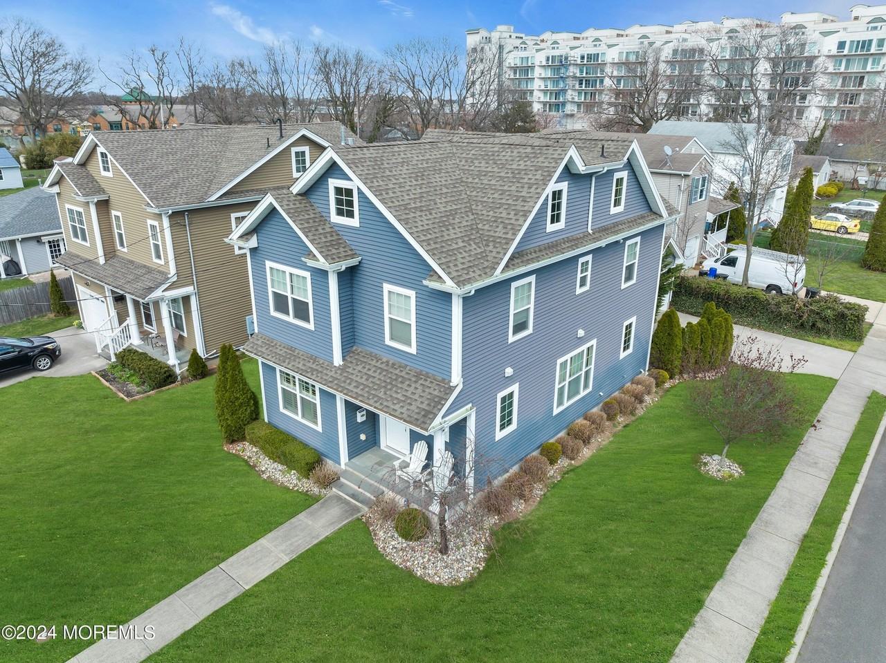 269 Hearn Ave - Photo 2 of 32