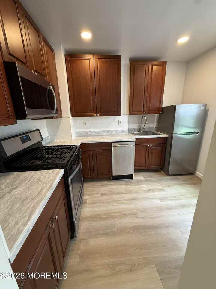 47 Burlington Ave #2 - Photo 5 of 16