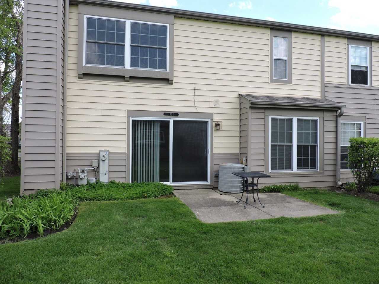 1334 Gloucester Cir - Photo 4 of 23