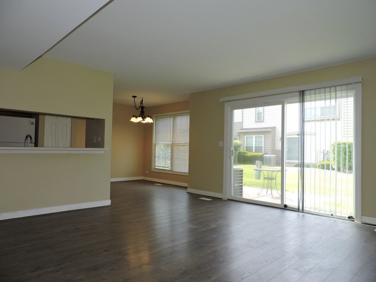 1334 Gloucester Cir - Photo 5 of 23