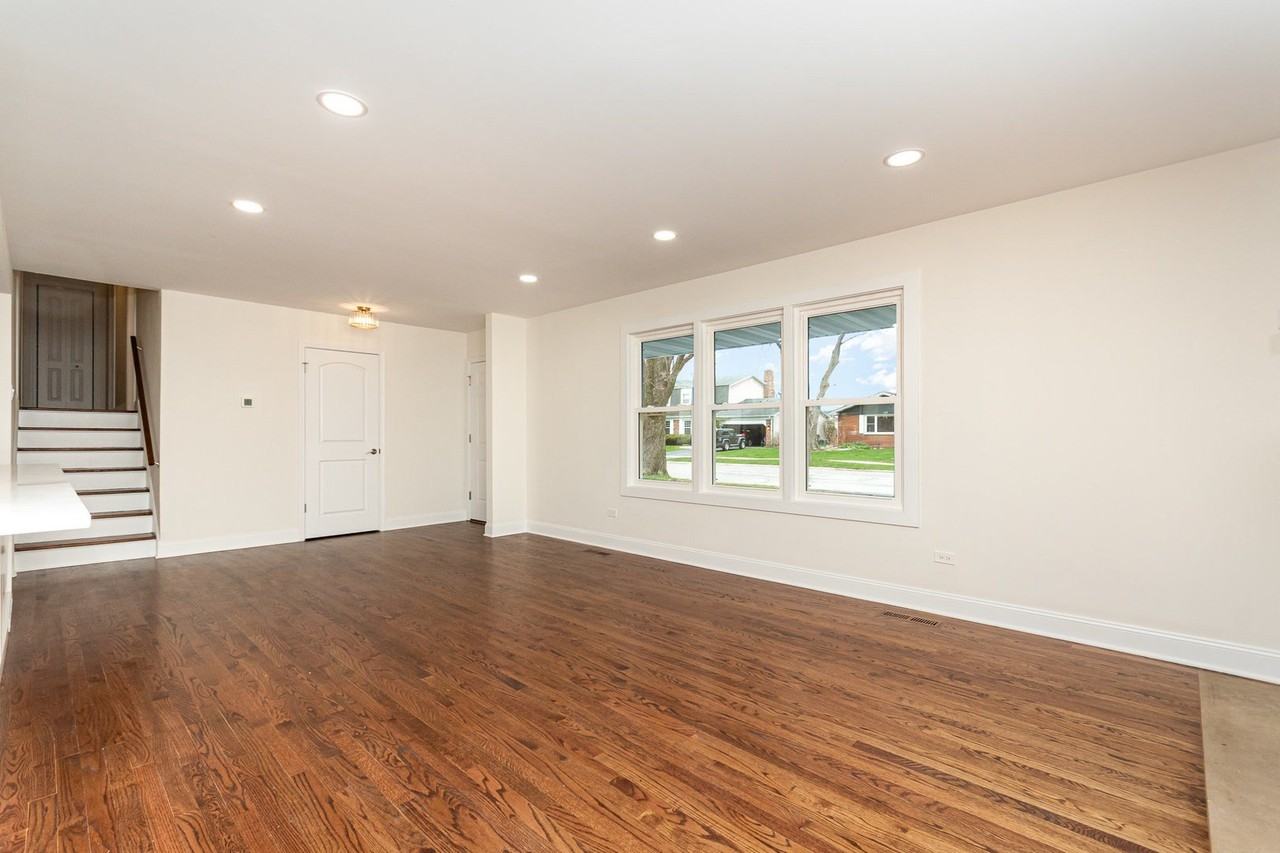 116 Waxwing Ave - Photo 4 of 17