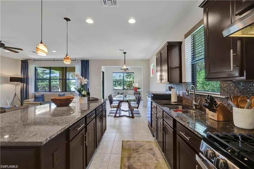 7103 Lily Way - Photo 6 of 41
