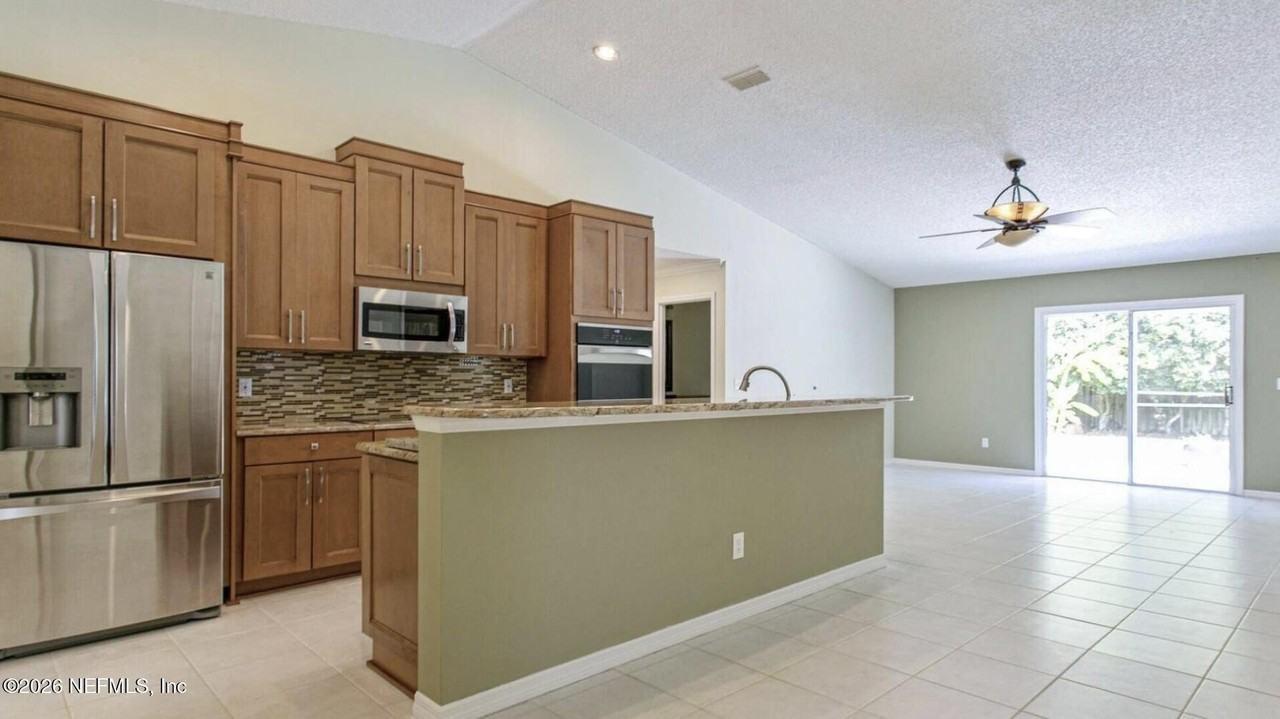 13031 Chets Creek Dr N - Photo 6 of 33