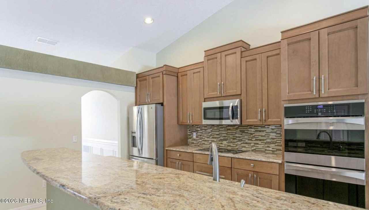 13031 Chets Creek Dr N - Photo 7 of 33