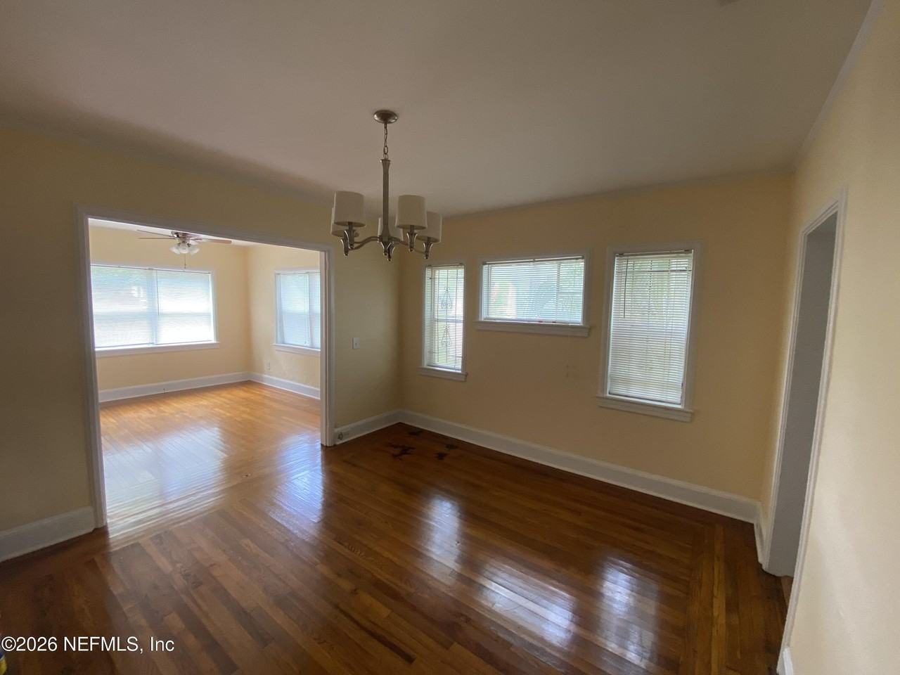 2231 Ernest St - Photo 4 of 11