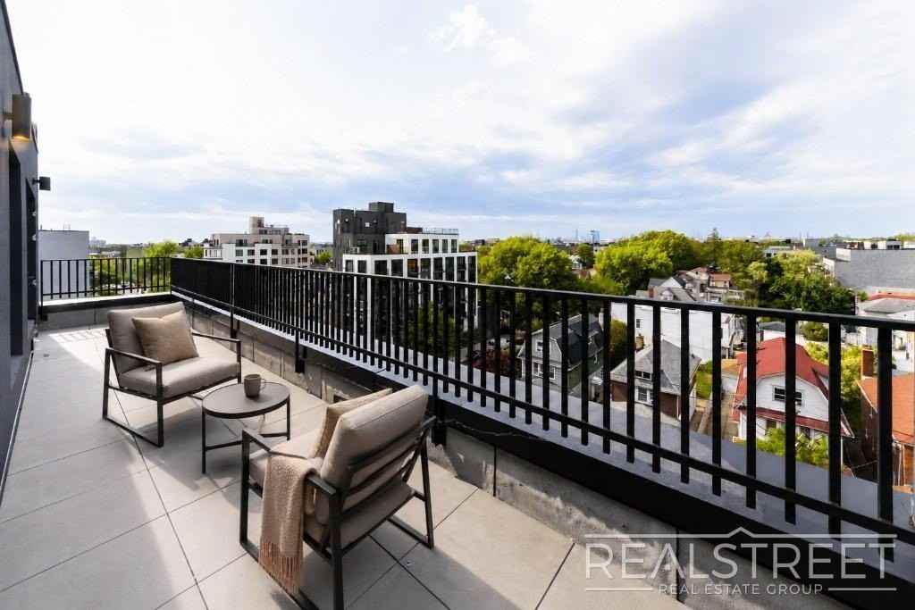3510 Glenwood Rd #6D - Photo 3 of 14