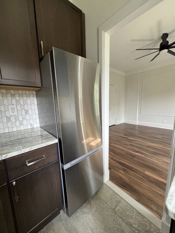 10 Washington Ave - Photo 3 of 9