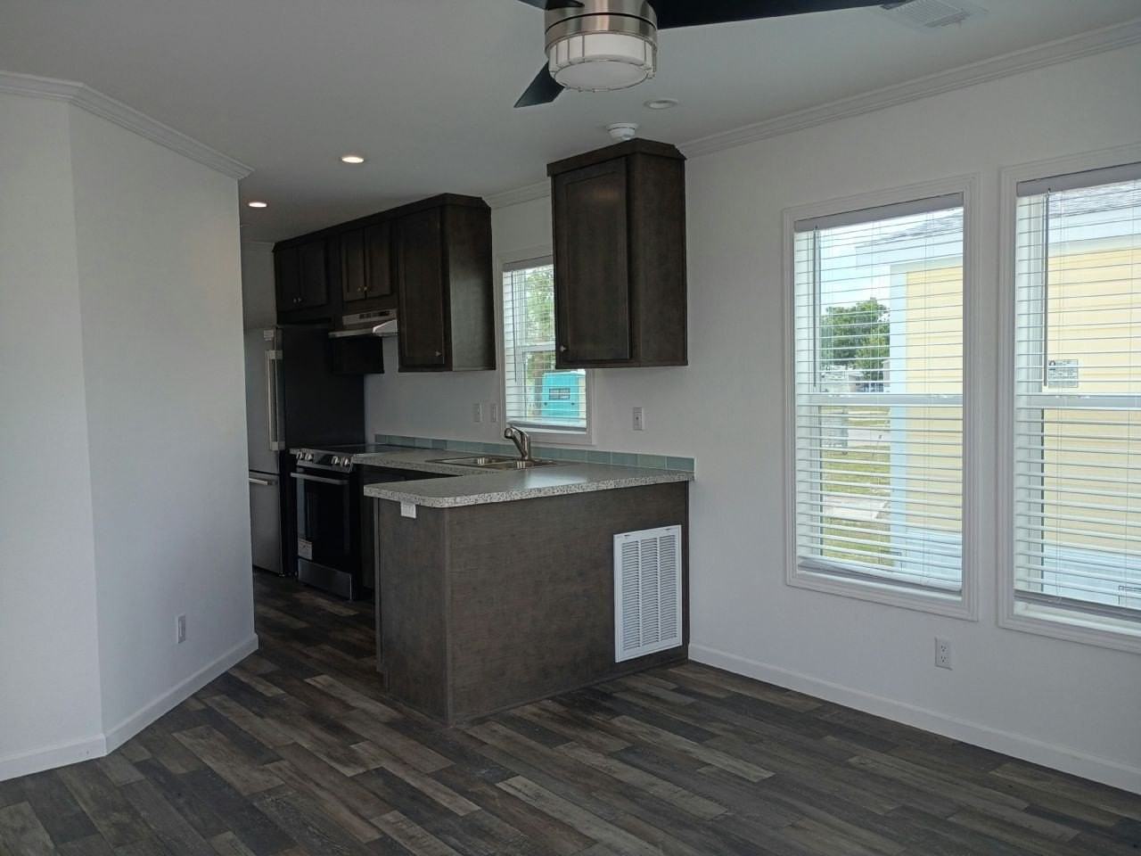 34 Lily Dr #133 - Photo 4 of 11