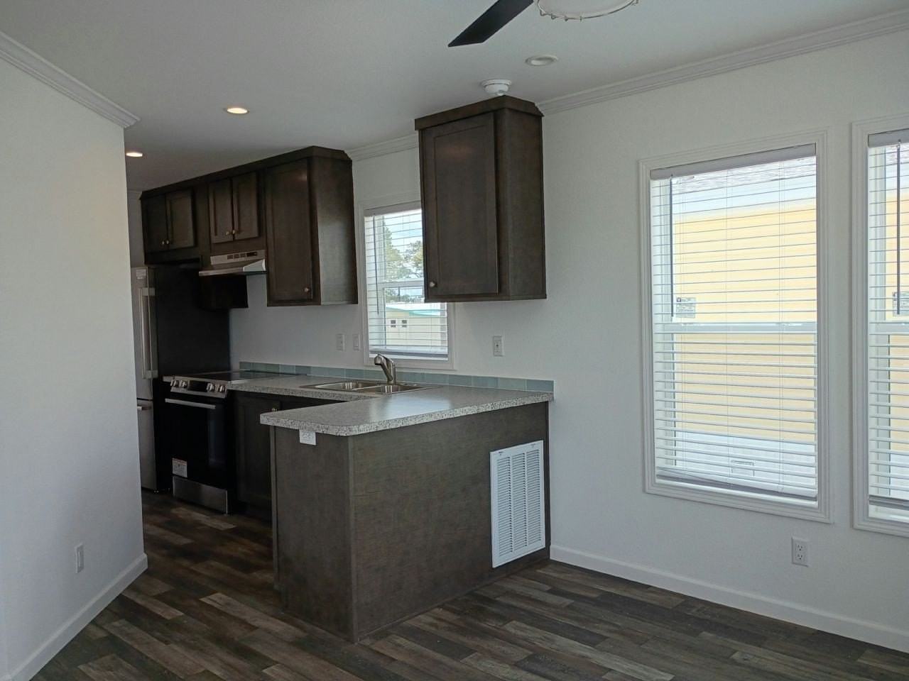34 Lily Dr #133 - Photo 5 of 11