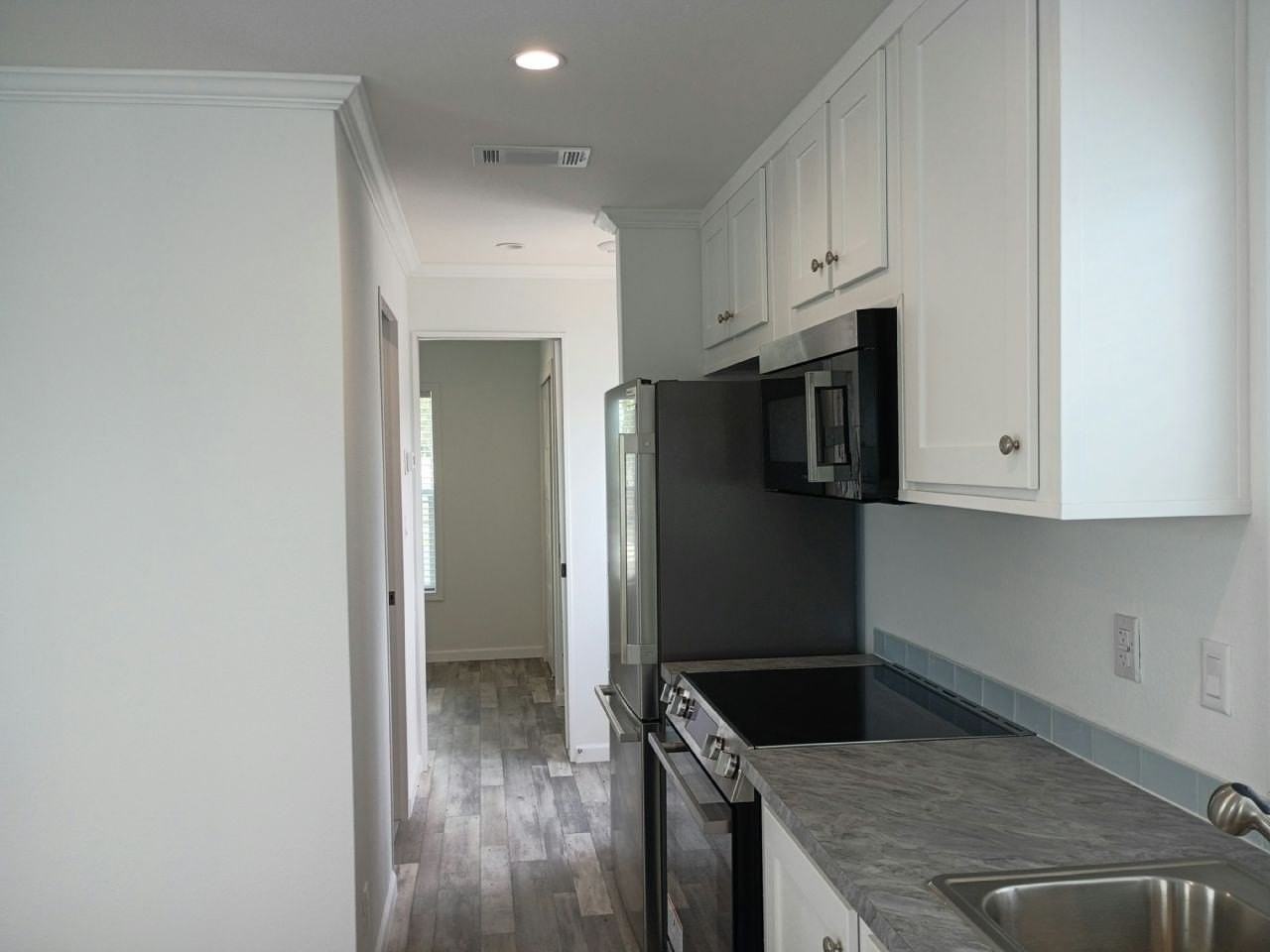 26 Lily Dr #136 - Photo 5 of 11