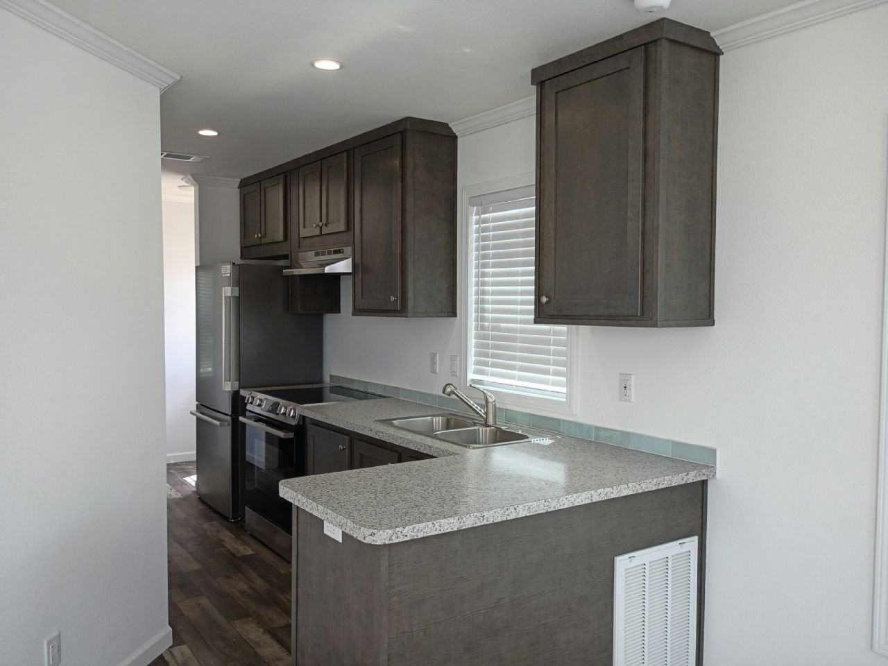24 Lily Dr #137 - Photo 6 of 11
