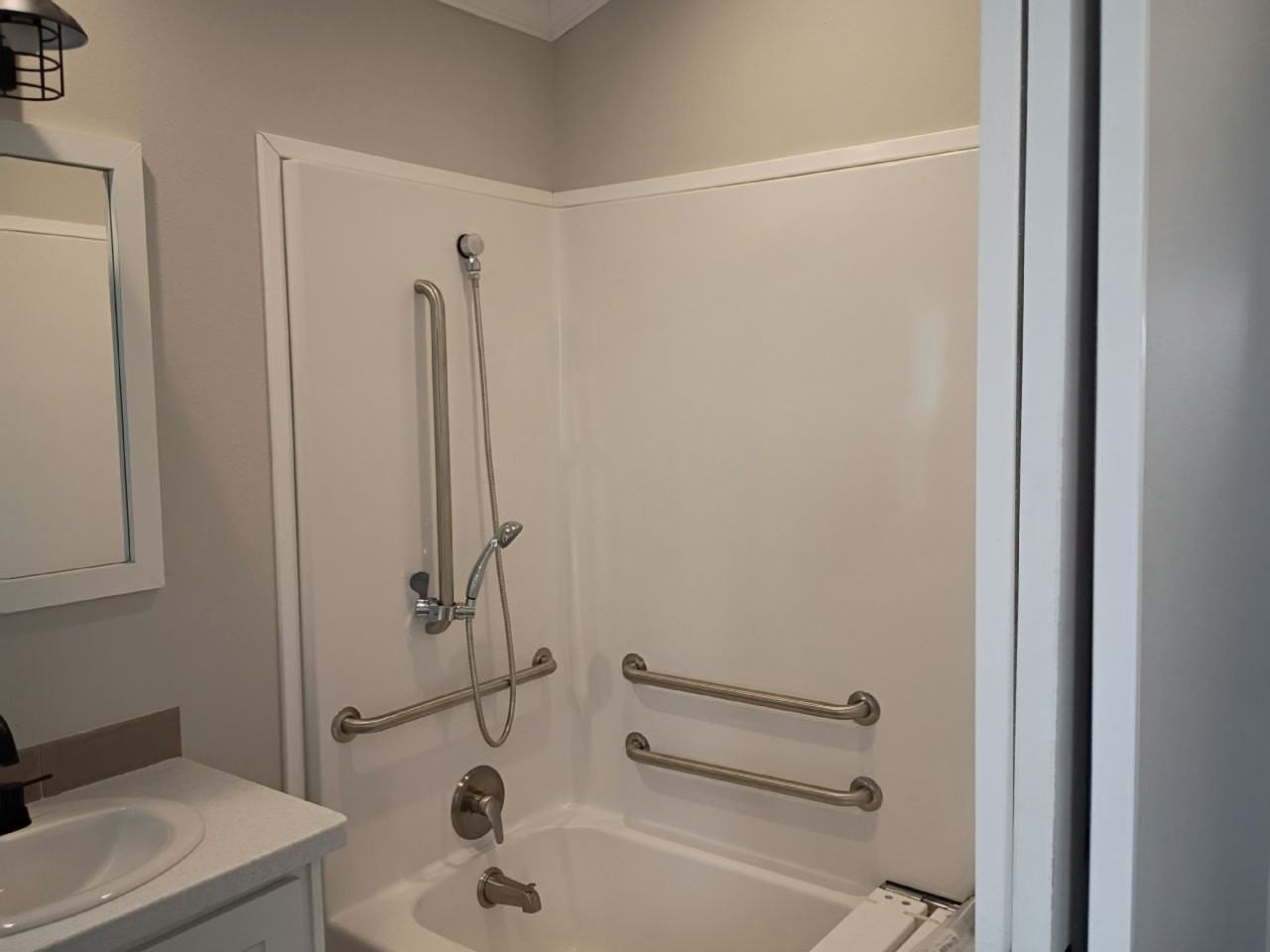 8 Anita Dr #4 - Photo 3 of 6