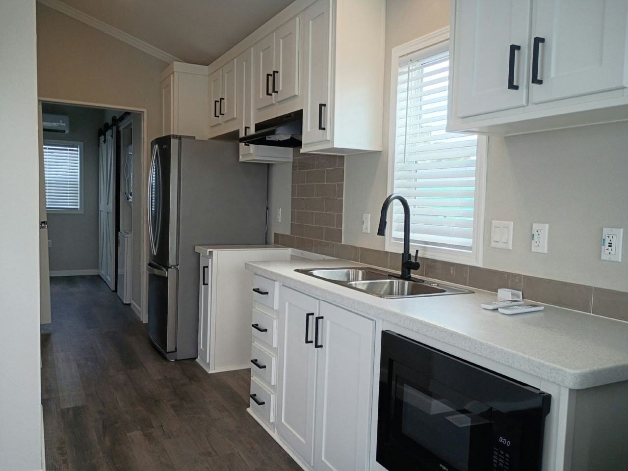 8 Anita Dr #4 - Photo 5 of 6