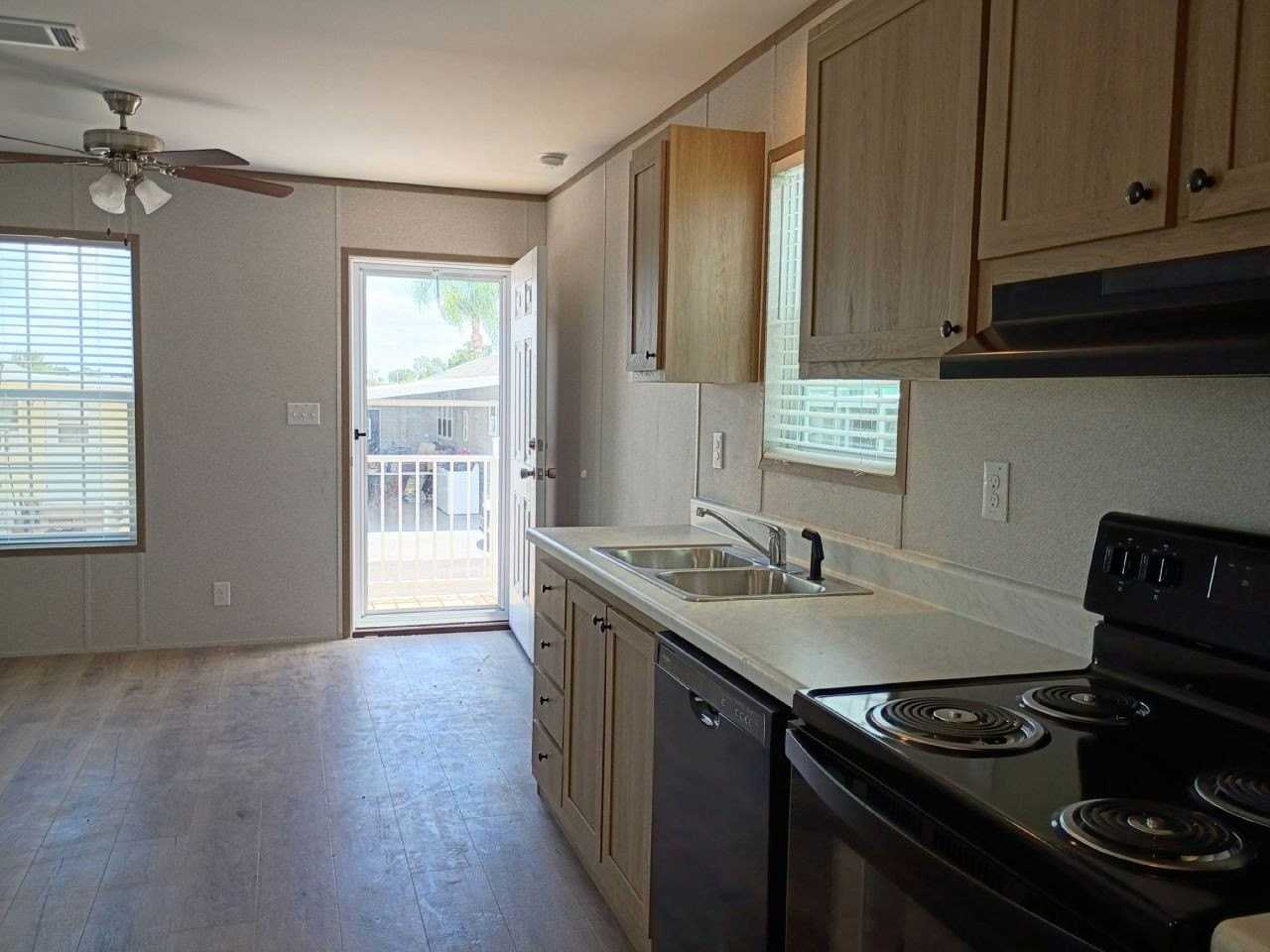 30 N Lake Side #220 - Photo 5 of 11