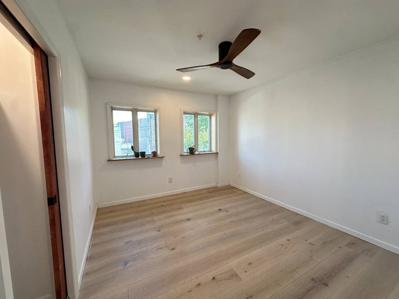 132 Dwight St - Photo 5 of 11