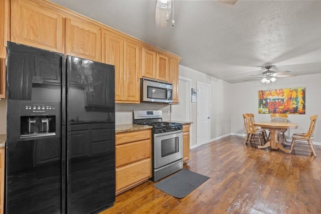 2511 Beechwood St - Photo 4 of 20