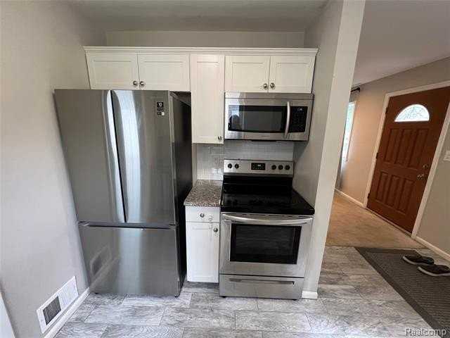 5847 N Berry St - Photo 7 of 20
