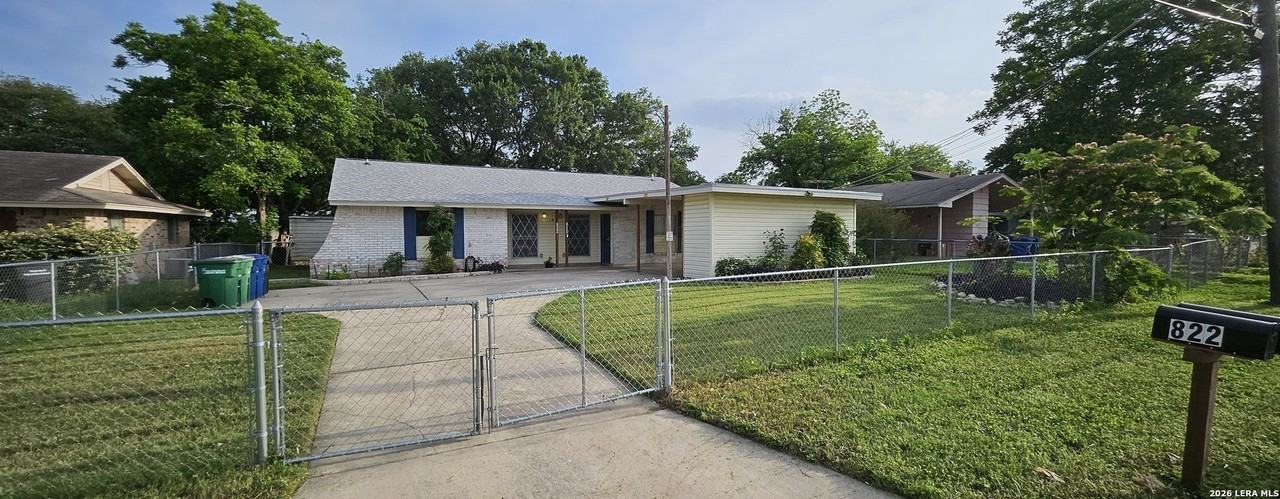 820 Durr Rd - Photo 5 of 40