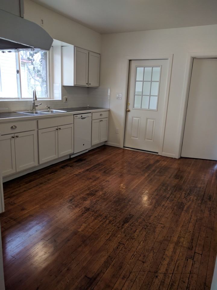 1238 Wealthy St Se #1 - Photo 5 of 15
