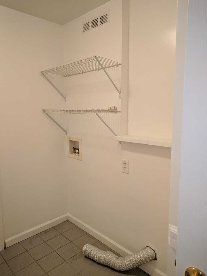 237 Gold Ave Nw #2 - Photo 4 of 11