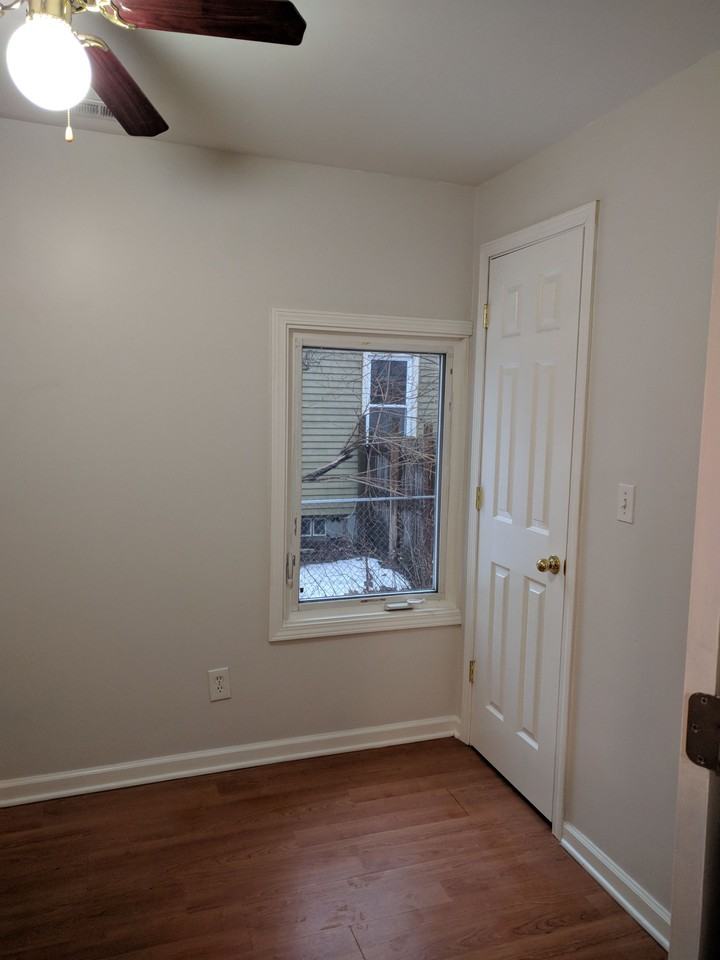 237 Gold Ave Nw #2 - Photo 6 of 11