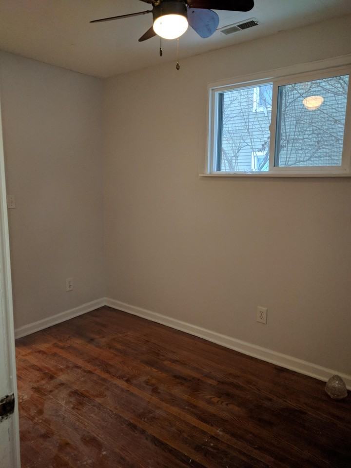 237 Gold Ave Nw #2 - Photo 7 of 11