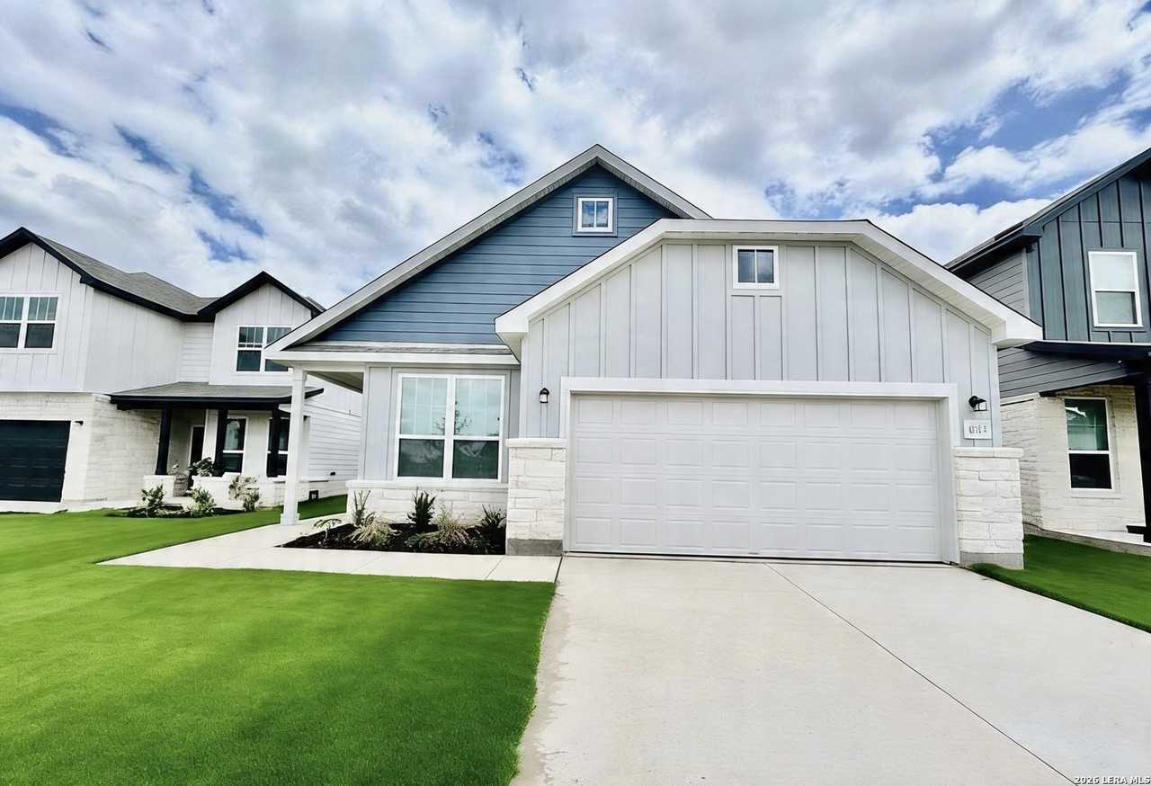 4153 Bermuda Ln - Photo 3 of 11