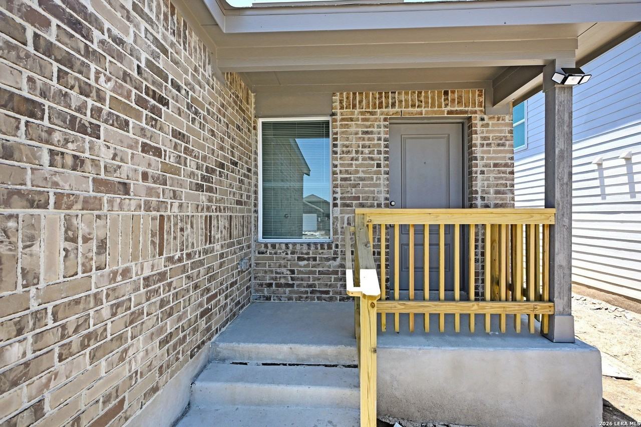 227 Zyra Ave - Photo 2 of 20